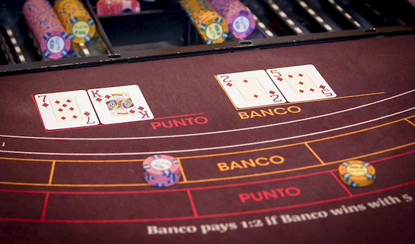 Chemin de Fer, Baccarat or Punto Banco? What is the difference?